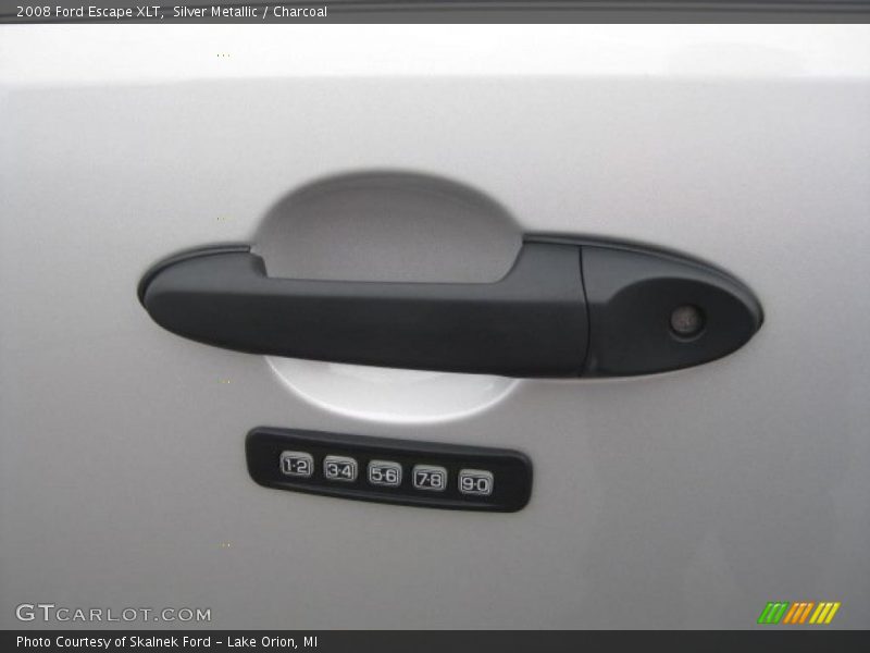 Silver Metallic / Charcoal 2008 Ford Escape XLT