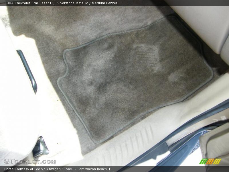 Silverstone Metallic / Medium Pewter 2004 Chevrolet TrailBlazer LS