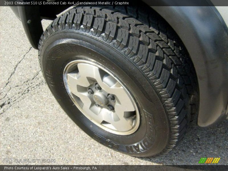 Sandalwood Metallic / Graphite 2003 Chevrolet S10 LS Extended Cab 4x4