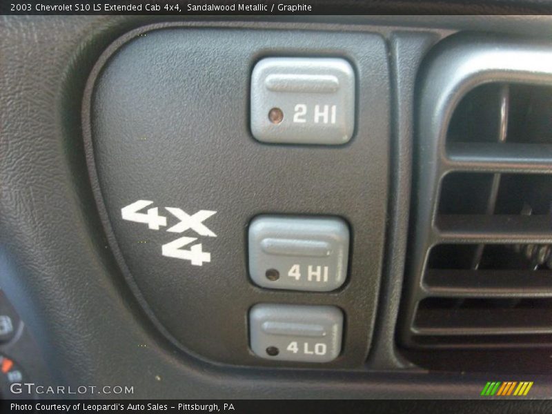 Sandalwood Metallic / Graphite 2003 Chevrolet S10 LS Extended Cab 4x4