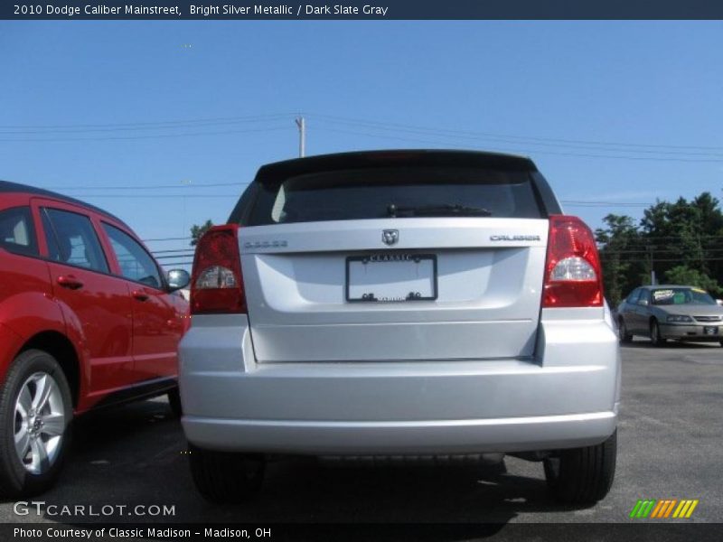 Bright Silver Metallic / Dark Slate Gray 2010 Dodge Caliber Mainstreet