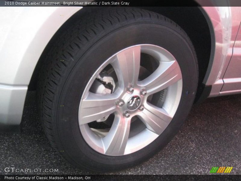 Bright Silver Metallic / Dark Slate Gray 2010 Dodge Caliber Mainstreet