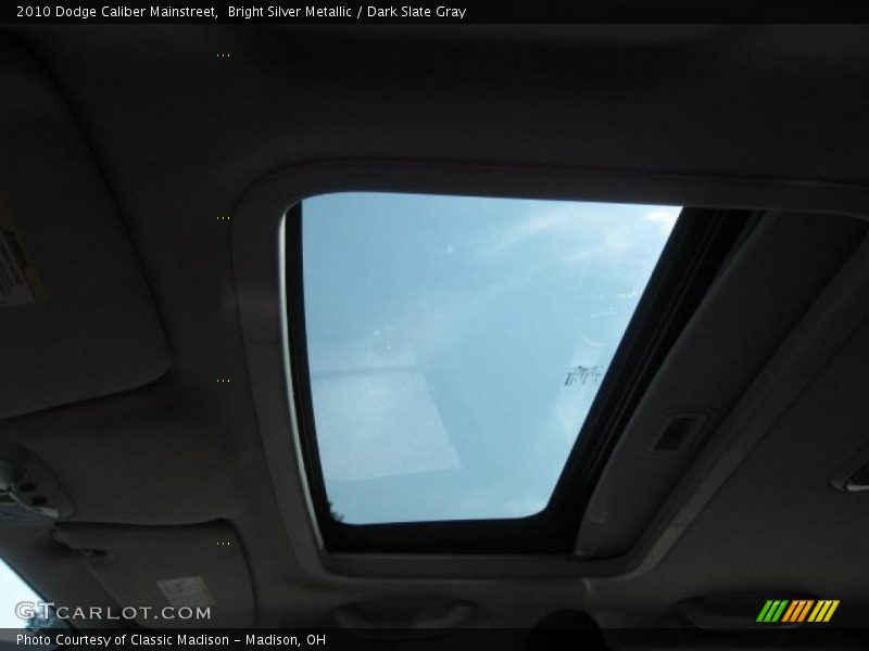 Bright Silver Metallic / Dark Slate Gray 2010 Dodge Caliber Mainstreet
