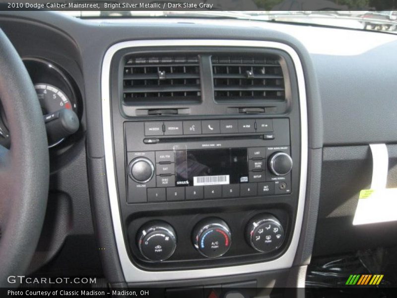 Bright Silver Metallic / Dark Slate Gray 2010 Dodge Caliber Mainstreet