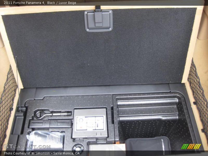 Black / Luxor Beige 2011 Porsche Panamera 4