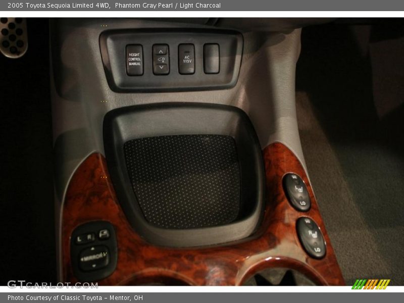Phantom Gray Pearl / Light Charcoal 2005 Toyota Sequoia Limited 4WD