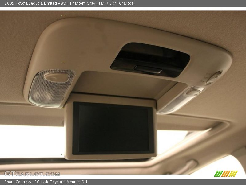 Phantom Gray Pearl / Light Charcoal 2005 Toyota Sequoia Limited 4WD