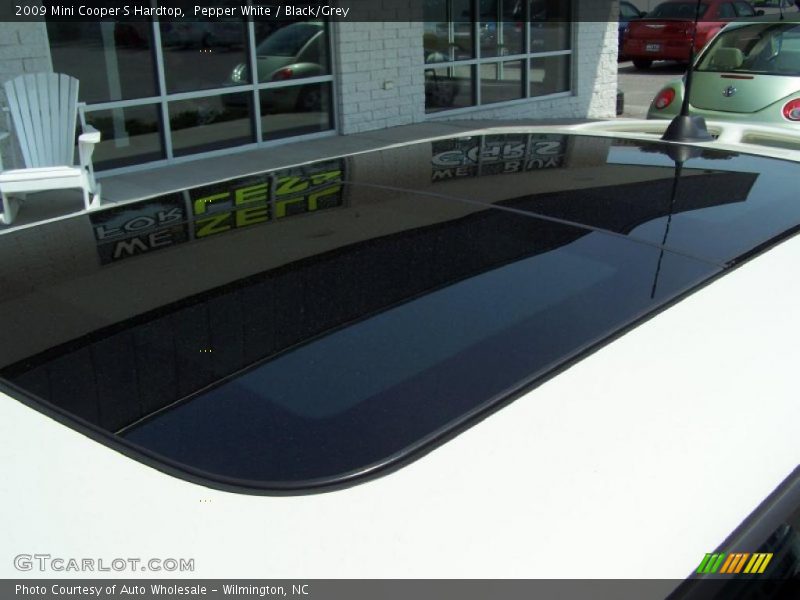 Pepper White / Black/Grey 2009 Mini Cooper S Hardtop