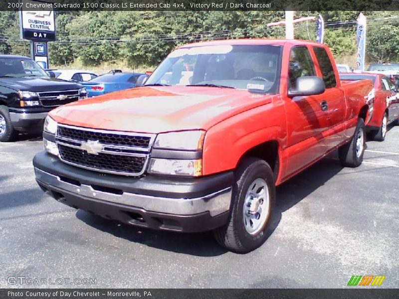 Victory Red / Dark Charcoal 2007 Chevrolet Silverado 1500 Classic LS Extended Cab 4x4