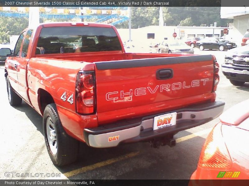 Victory Red / Dark Charcoal 2007 Chevrolet Silverado 1500 Classic LS Extended Cab 4x4