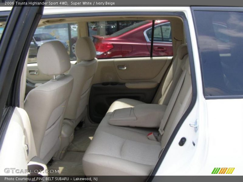 Super White / Ivory Beige 2006 Toyota Highlander Sport 4WD