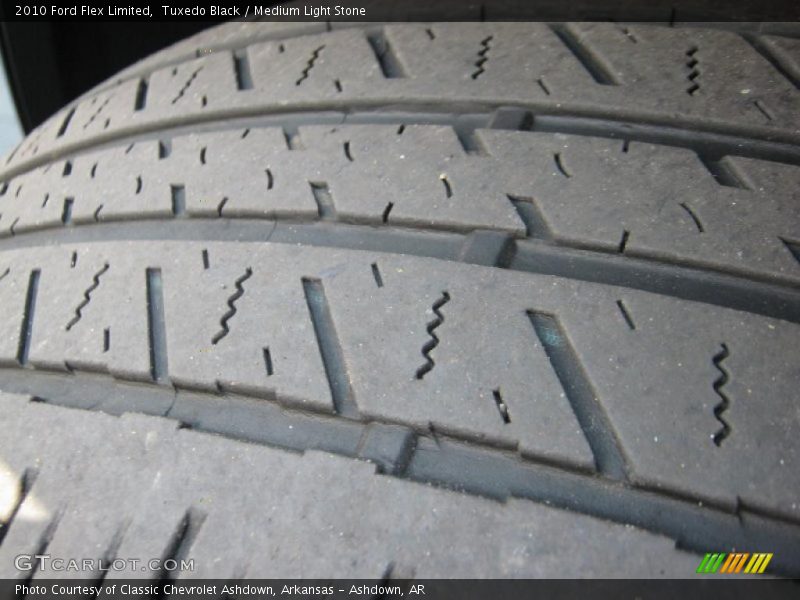 Tuxedo Black / Medium Light Stone 2010 Ford Flex Limited