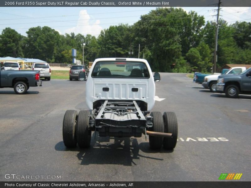 Oxford White / Medium Flint 2006 Ford F350 Super Duty XLT Regular Cab Dually Chassis