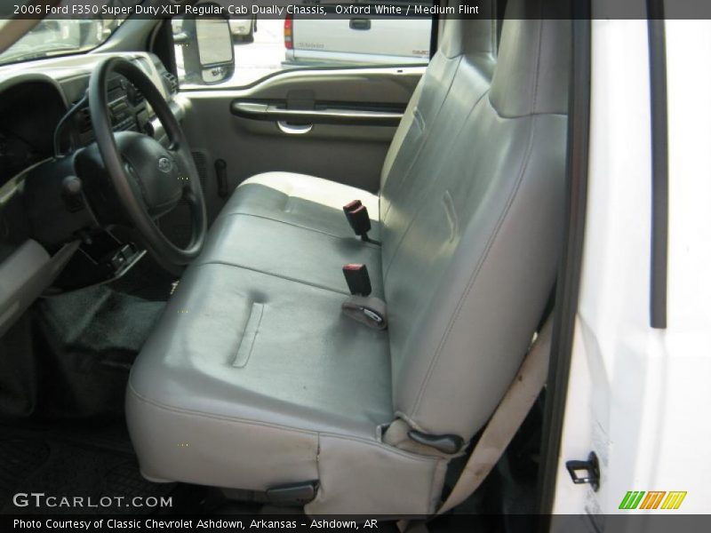 Oxford White / Medium Flint 2006 Ford F350 Super Duty XLT Regular Cab Dually Chassis