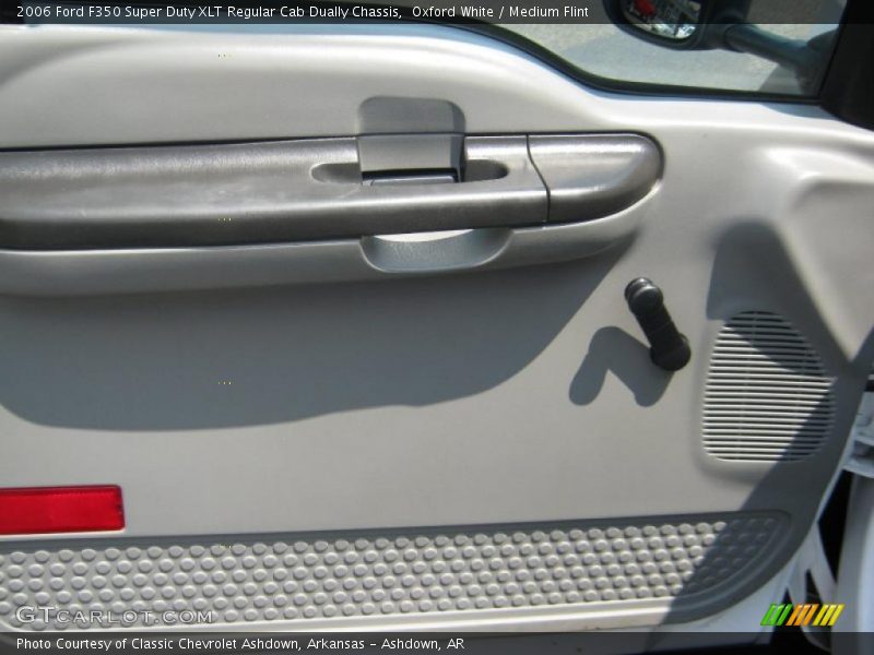 Oxford White / Medium Flint 2006 Ford F350 Super Duty XLT Regular Cab Dually Chassis