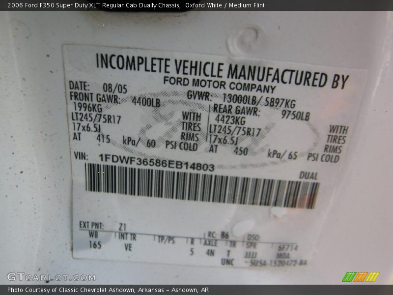 Oxford White / Medium Flint 2006 Ford F350 Super Duty XLT Regular Cab Dually Chassis