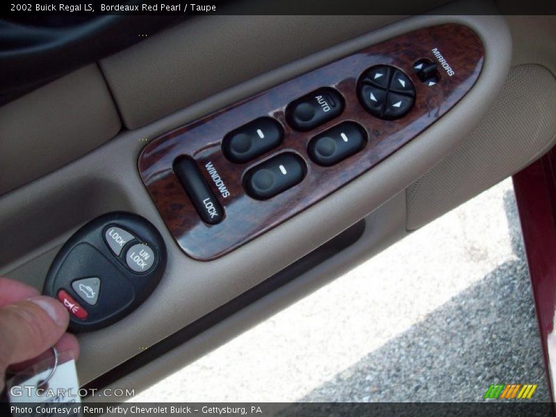 Bordeaux Red Pearl / Taupe 2002 Buick Regal LS