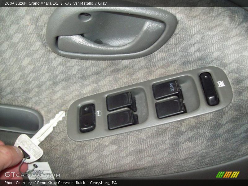 Silky Silver Metallic / Gray 2004 Suzuki Grand Vitara LX