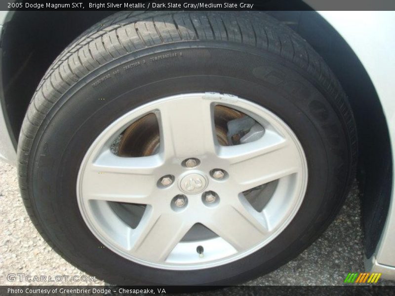 Bright Silver Metallic / Dark Slate Gray/Medium Slate Gray 2005 Dodge Magnum SXT