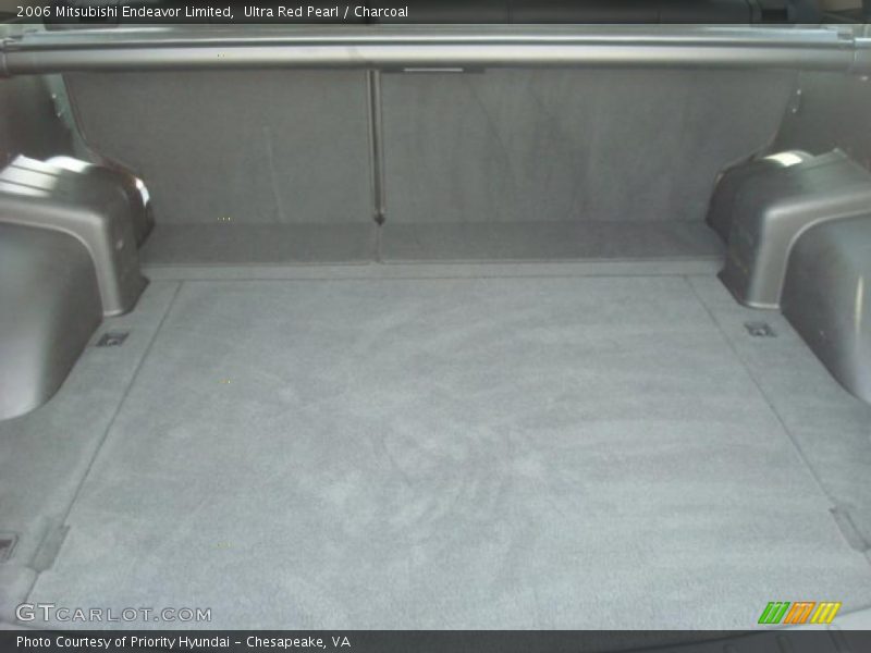 Ultra Red Pearl / Charcoal 2006 Mitsubishi Endeavor Limited