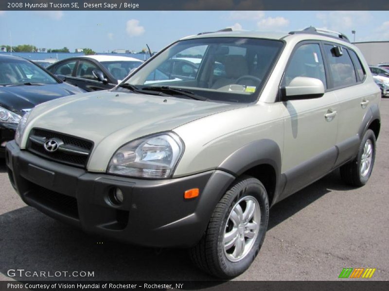 Front 3/4 View of 2008 Tucson SE