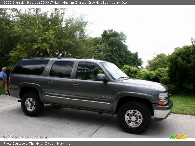 Medium Charcoal Gray Metallic / Medium Oak 2000 Chevrolet Suburban 2500 LT 4x4