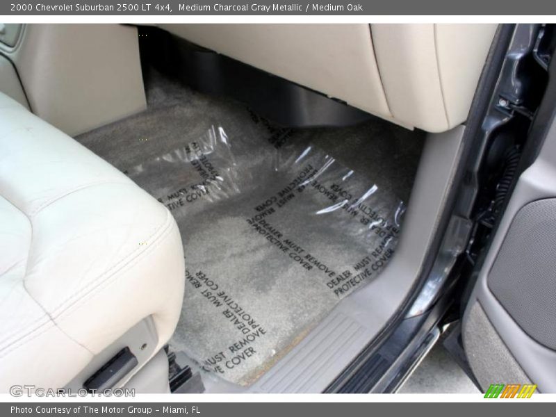 Medium Charcoal Gray Metallic / Medium Oak 2000 Chevrolet Suburban 2500 LT 4x4