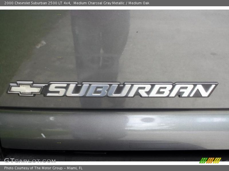 Medium Charcoal Gray Metallic / Medium Oak 2000 Chevrolet Suburban 2500 LT 4x4