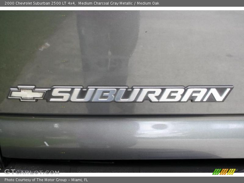 Medium Charcoal Gray Metallic / Medium Oak 2000 Chevrolet Suburban 2500 LT 4x4