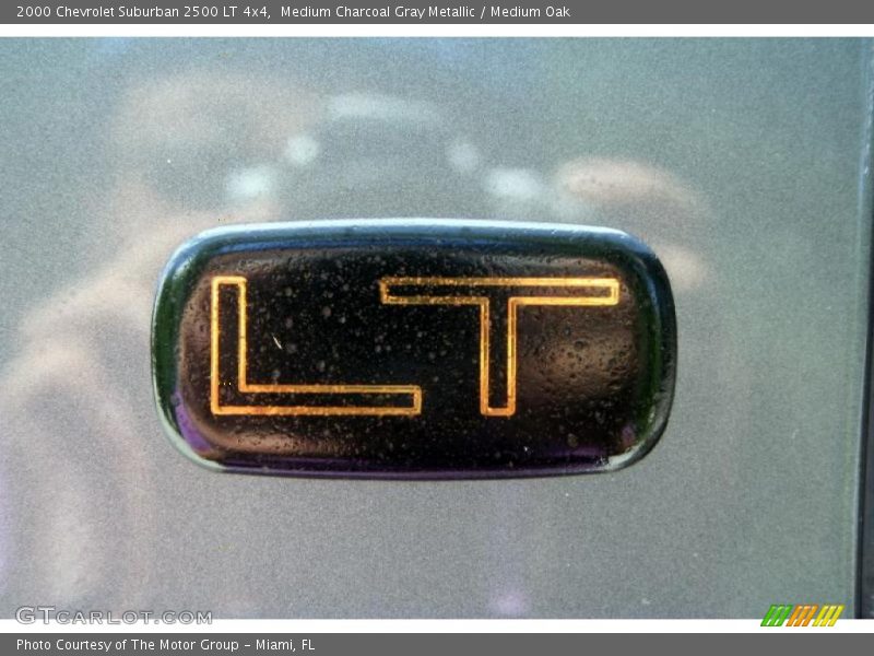 Medium Charcoal Gray Metallic / Medium Oak 2000 Chevrolet Suburban 2500 LT 4x4