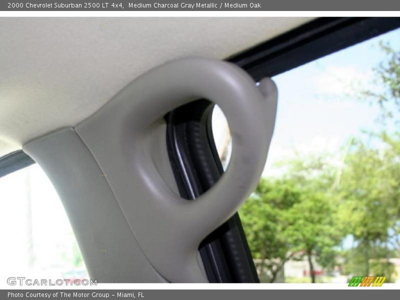 Medium Charcoal Gray Metallic / Medium Oak 2000 Chevrolet Suburban 2500 LT 4x4