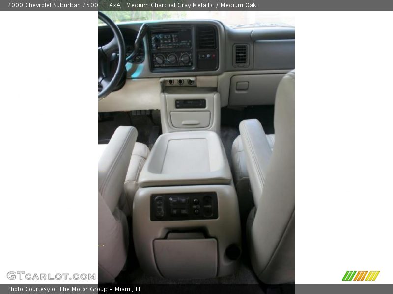Medium Charcoal Gray Metallic / Medium Oak 2000 Chevrolet Suburban 2500 LT 4x4