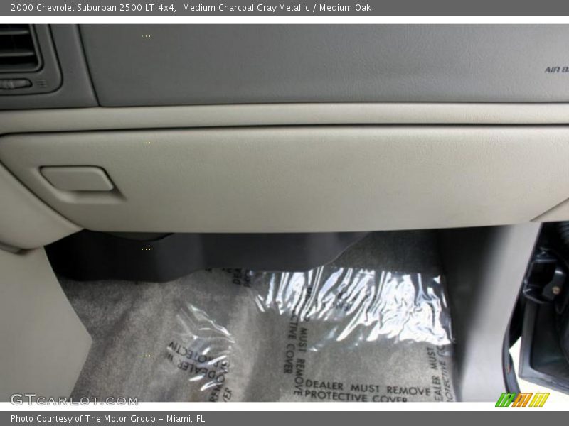 Medium Charcoal Gray Metallic / Medium Oak 2000 Chevrolet Suburban 2500 LT 4x4