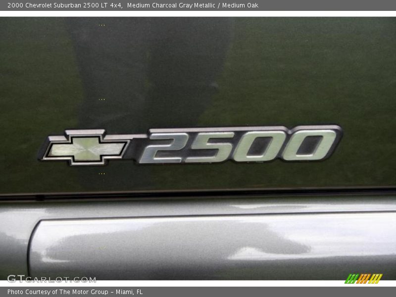 Medium Charcoal Gray Metallic / Medium Oak 2000 Chevrolet Suburban 2500 LT 4x4