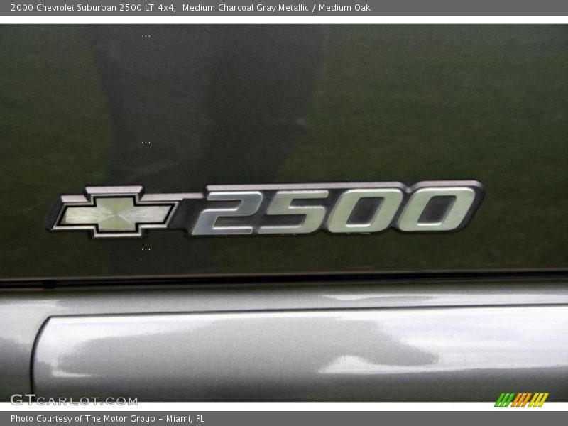 Medium Charcoal Gray Metallic / Medium Oak 2000 Chevrolet Suburban 2500 LT 4x4