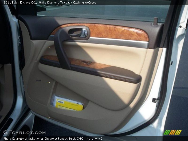 White Diamond Tricoat / Cashmere/Cocoa 2011 Buick Enclave CXL