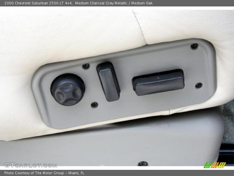 Medium Charcoal Gray Metallic / Medium Oak 2000 Chevrolet Suburban 2500 LT 4x4