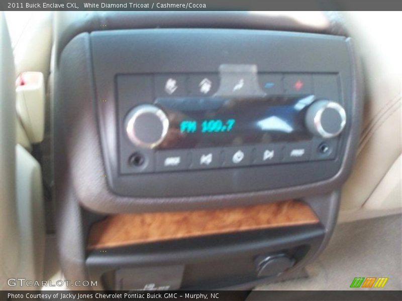 White Diamond Tricoat / Cashmere/Cocoa 2011 Buick Enclave CXL