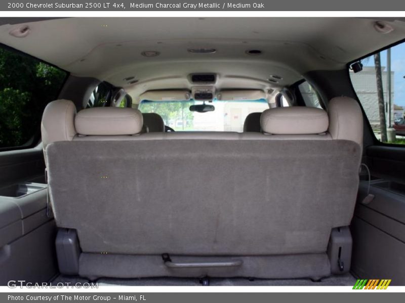 Medium Charcoal Gray Metallic / Medium Oak 2000 Chevrolet Suburban 2500 LT 4x4