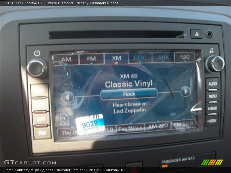 White Diamond Tricoat / Cashmere/Cocoa 2011 Buick Enclave CXL