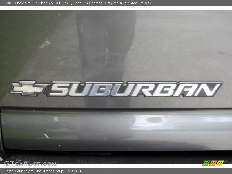Medium Charcoal Gray Metallic / Medium Oak 2000 Chevrolet Suburban 2500 LT 4x4