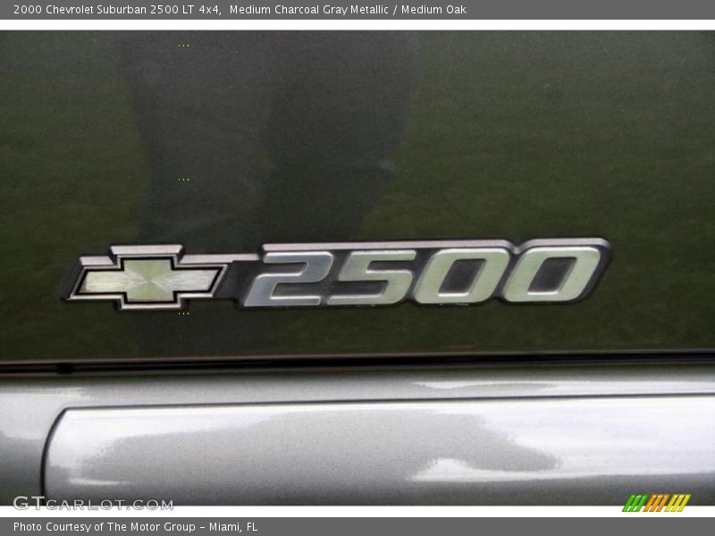 Medium Charcoal Gray Metallic / Medium Oak 2000 Chevrolet Suburban 2500 LT 4x4