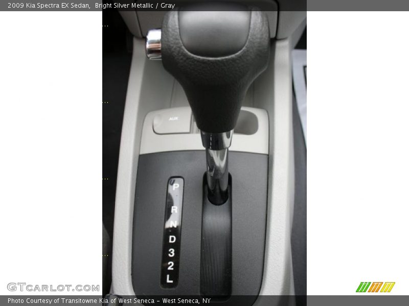 Bright Silver Metallic / Gray 2009 Kia Spectra EX Sedan