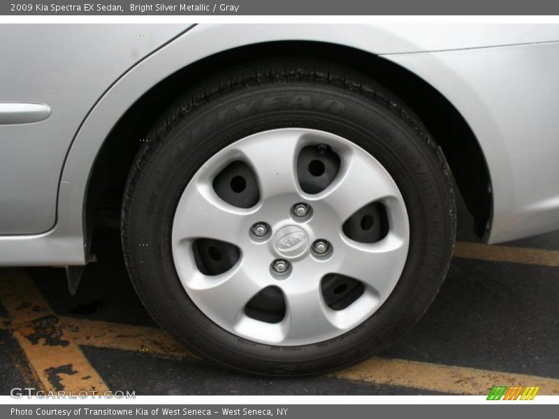 Bright Silver Metallic / Gray 2009 Kia Spectra EX Sedan