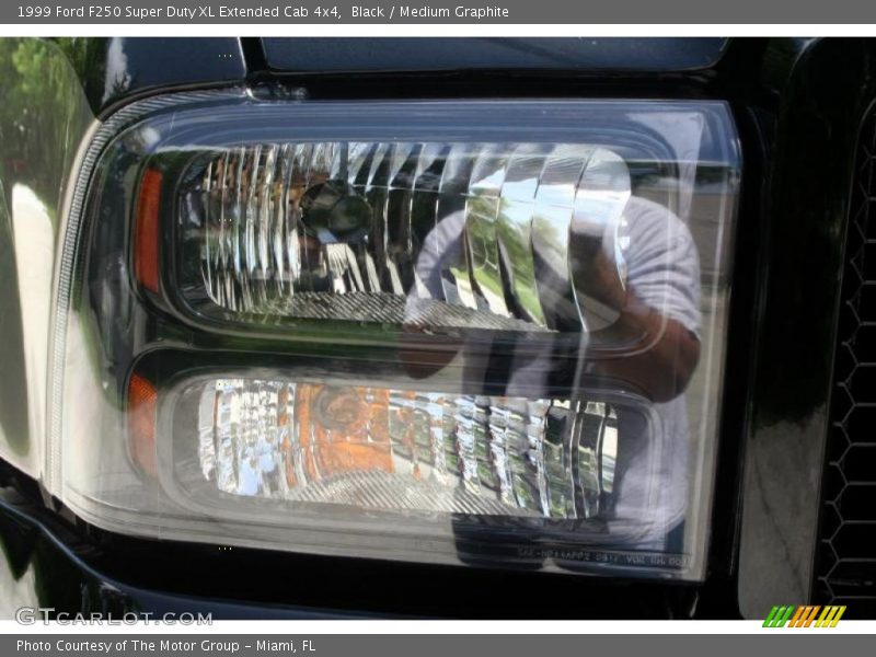 Black / Medium Graphite 1999 Ford F250 Super Duty XL Extended Cab 4x4