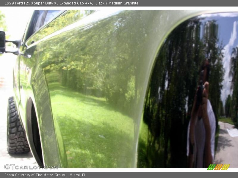 Black / Medium Graphite 1999 Ford F250 Super Duty XL Extended Cab 4x4
