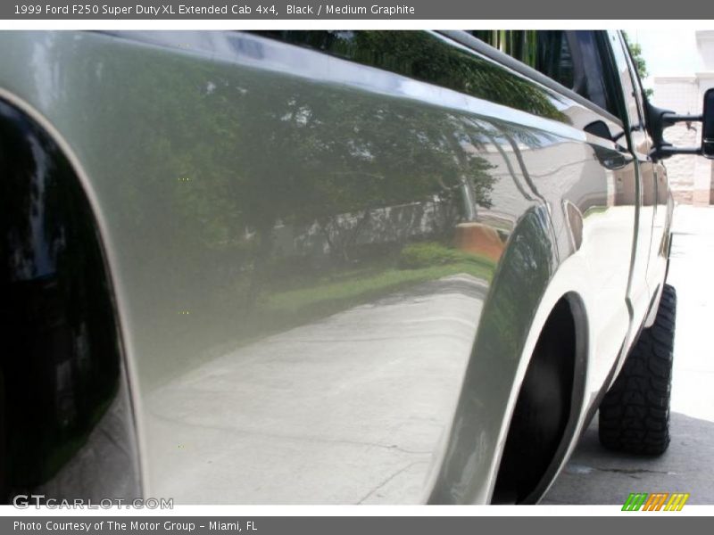 Black / Medium Graphite 1999 Ford F250 Super Duty XL Extended Cab 4x4