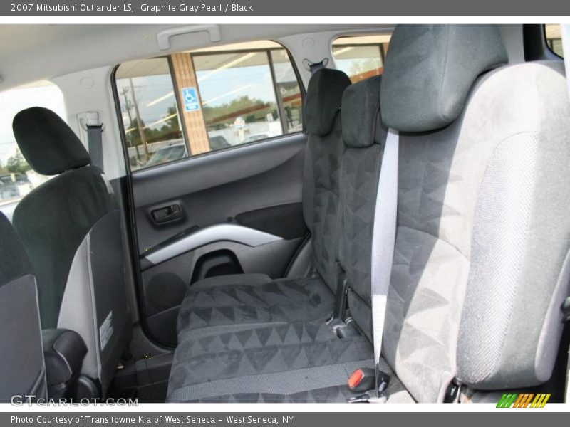 Graphite Gray Pearl / Black 2007 Mitsubishi Outlander LS