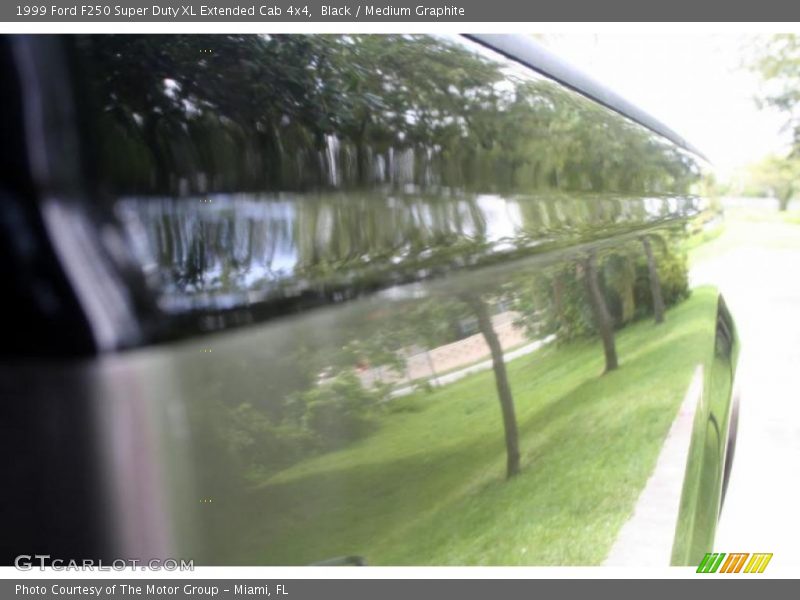 Black / Medium Graphite 1999 Ford F250 Super Duty XL Extended Cab 4x4