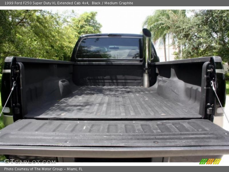 Black / Medium Graphite 1999 Ford F250 Super Duty XL Extended Cab 4x4